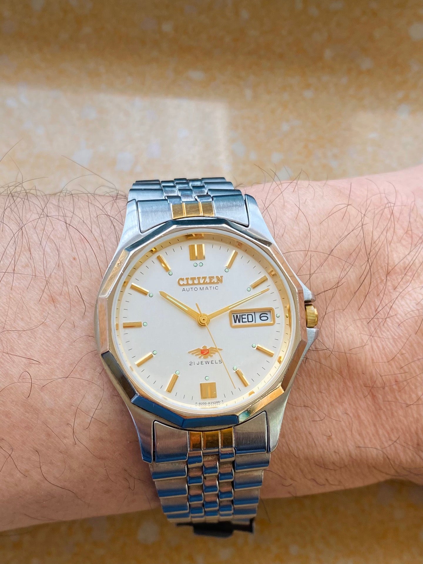 Citizen Automatic Watch Day Date Cal. 8200 Vintage 1990s 35mm 21 Jewels 562-0160