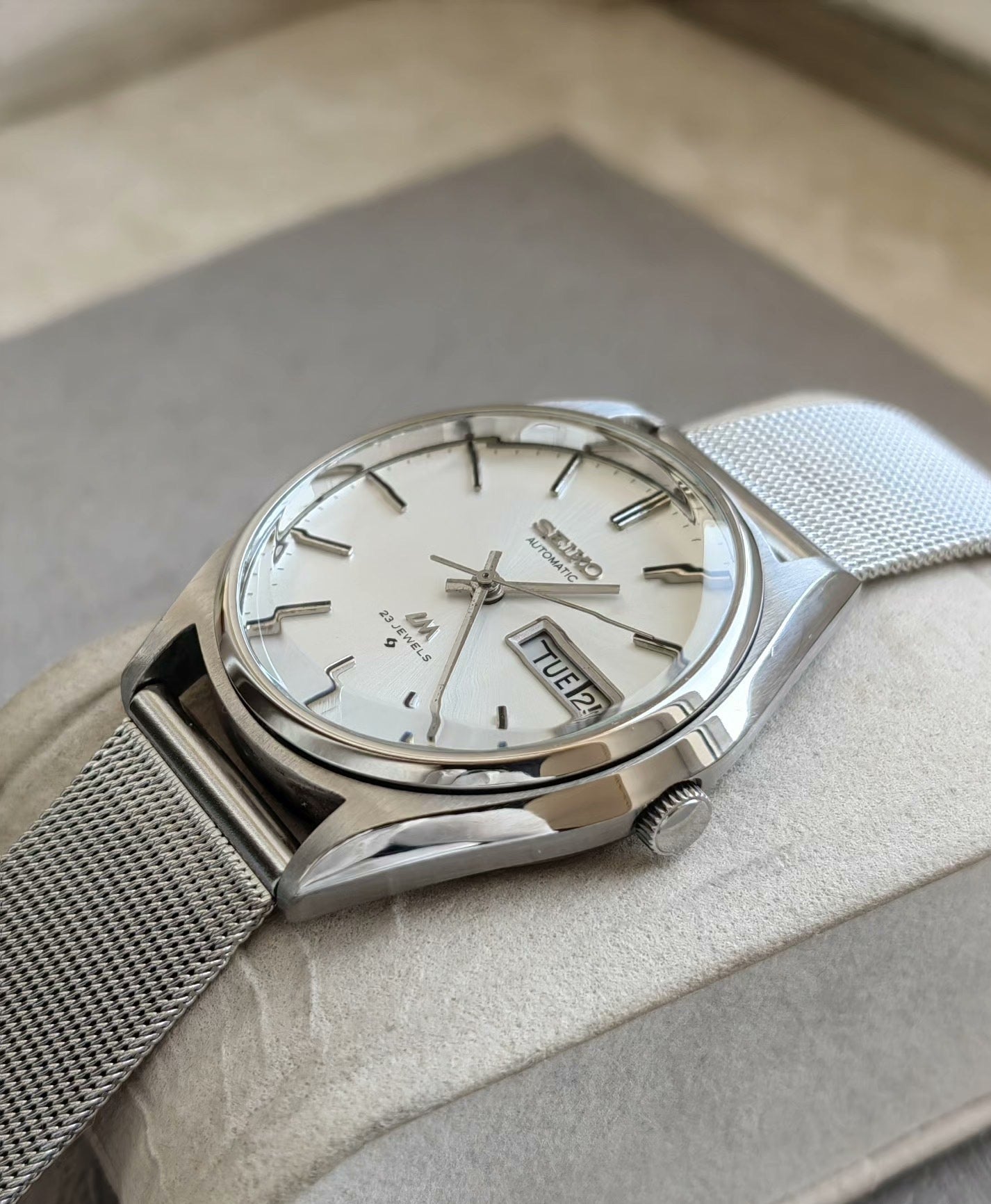 Seiko Lord Matic LM Automatic Watch Day Date 5606 23 Jewels 37.5mm Silver 565-0670