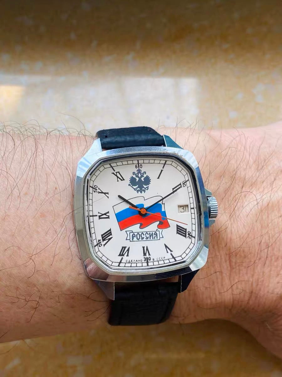 Vostok Amphibia Russian Manual Wind Watch Cal. 2414A Date 1990s Square Case 37mm Vintage 568-0178