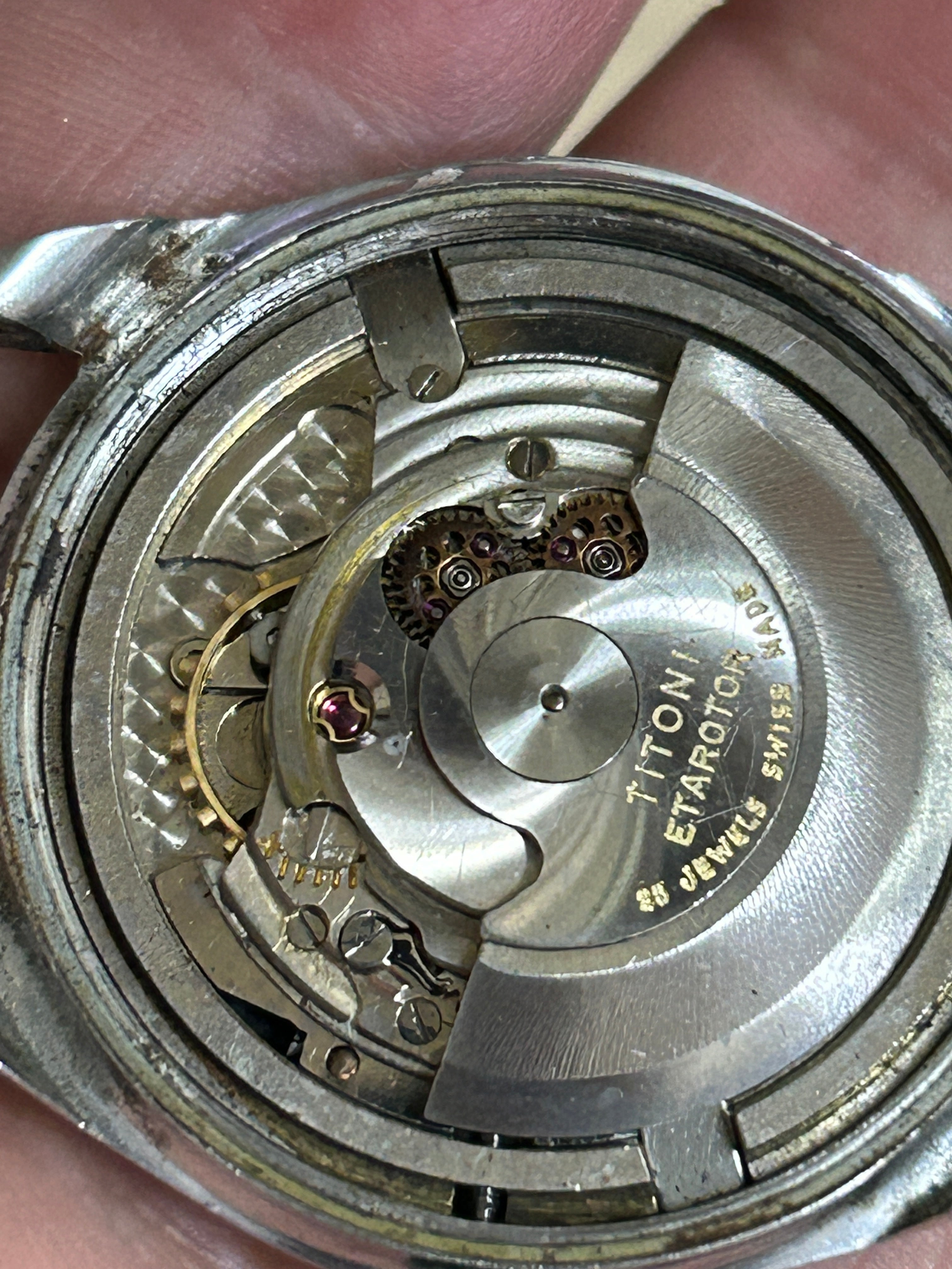 Titoni Rotomatic Automatic Swiss Vintage Men's Watch 25 Jewels 555-0240