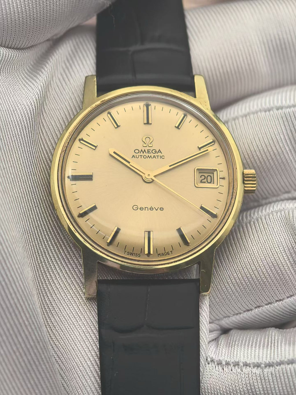 Omega Geneve Automatic Watch Cal. 565 Date Gold Plated 34.5mm Gold Dial Vintage Swiss 584-4000